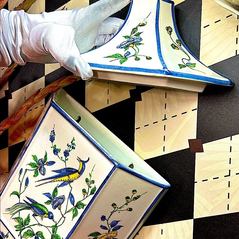 Grand Chinoiserie Wall Pocket Ceramic | Hand-Painted Phoenix & Birds & Florals - Picture 13 of 17